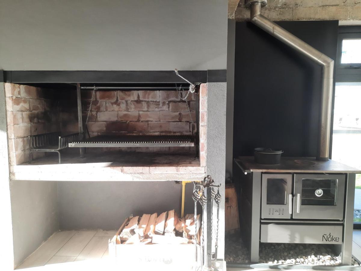 Casa De Invitados Con Parrilla Y Horno A Lena Ushuaia Exterior foto